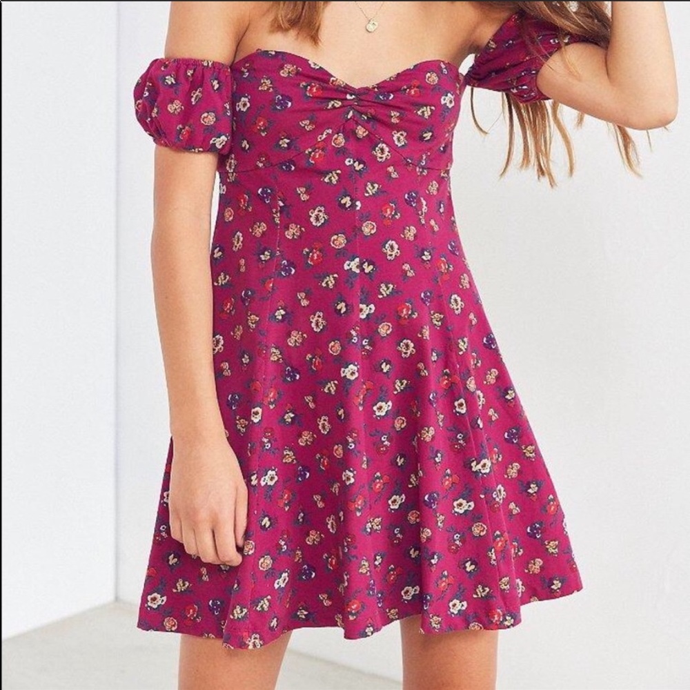 NWOT Urban Outfitters Floral Puff Sleeve Dress